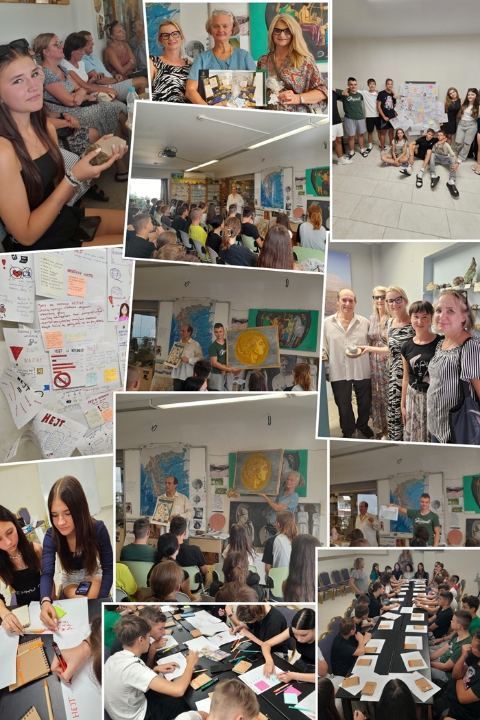 Kolaż zdjęć przedstawia relację z piątego dnia pobytu uczniów w Grecji w ramach projektu “Mobilność edukacyjna bez granic”.  Na zdjęciach uczniowie wykonują plakaty na temat hejtu oraz prezentują swoje prace na forum. Pozostałe ujęcia upamiętniają pobyt uczestników projektu w muzeum geologicznym na tle eksponatów muzealnych.