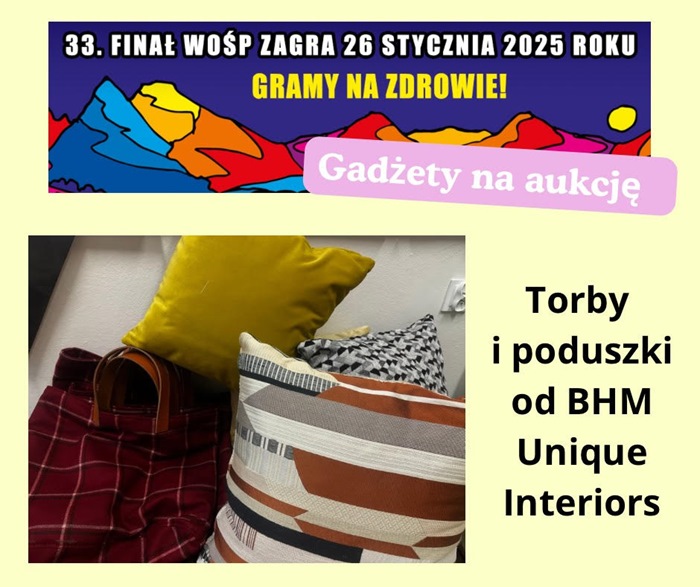 Finał WOŚP 26 stycznia 2025 w naszej szkole. Kolejnym kosztownym gadżetem na aukcję okazały się torby i poduszki od BHM Unique Interiors. Na zdjęciu kilka darów od sponsora.