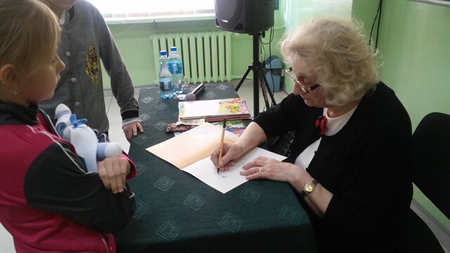 Spotkanie autorskie z poetką panią Krystyną Wiśnicką.