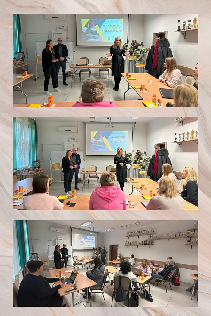 Kolaż zdjęć ukazujący szkolenie dla pedagogów i psychologów szkolnych z ośmiu placówek chełmskich w ramach Miejskiego Programu Profilaktyki i Rozwiązywania Problemów Alkoholowych oraz Przeciwdziałania Narkomanii w Chełmie na lata 2022–2025. Pierwsze i drugie zdjęcie ukazuje Panią Dyrektor witającą gości oraz trenerów szkolenia. Wszystkie zdjęcia przedstawiają uczestników szkolenia siedzących przy stolikach, w tle jest wyświetlana prezentacja szkolenia. 